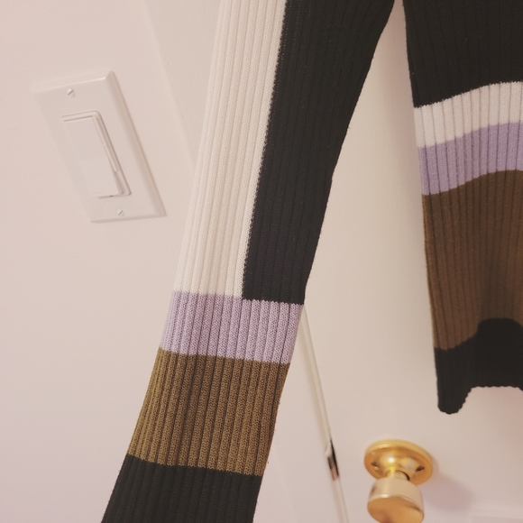 H&M Colorblock Top - Picture 2 of 4